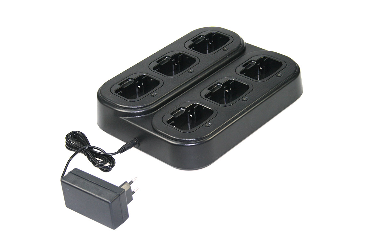 Una característica importante que mencionas es la capacidad de alternar entre cargar las baterías puestas en los walkies o cargar las baterías solas, independientemente de si los walkies están colocados en el cargador.